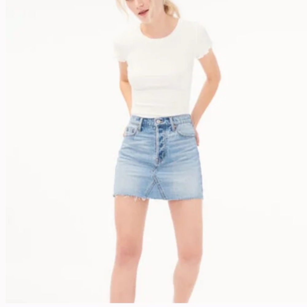 Aeropostale button-fly high waisted frayed denim skirt